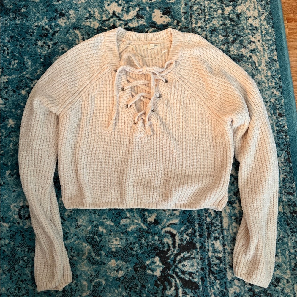 Cropped Lace-Up Chunky Knit Sweater in Cream
